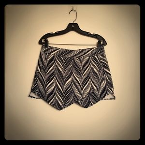 Design Lab Tulip Shorts